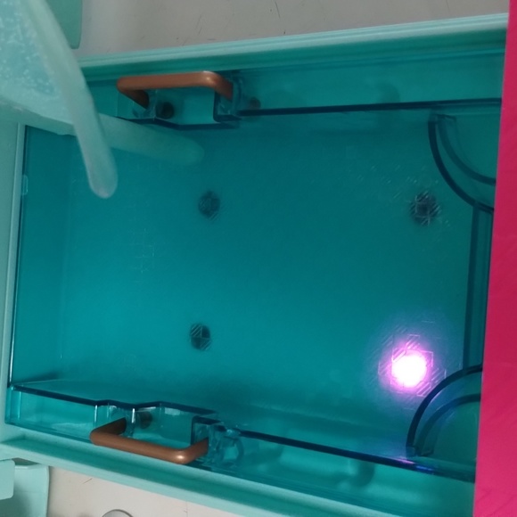 L.O.L 4-in-1 Glamper Fashion Camper With Accessories - Picture 9 of 16